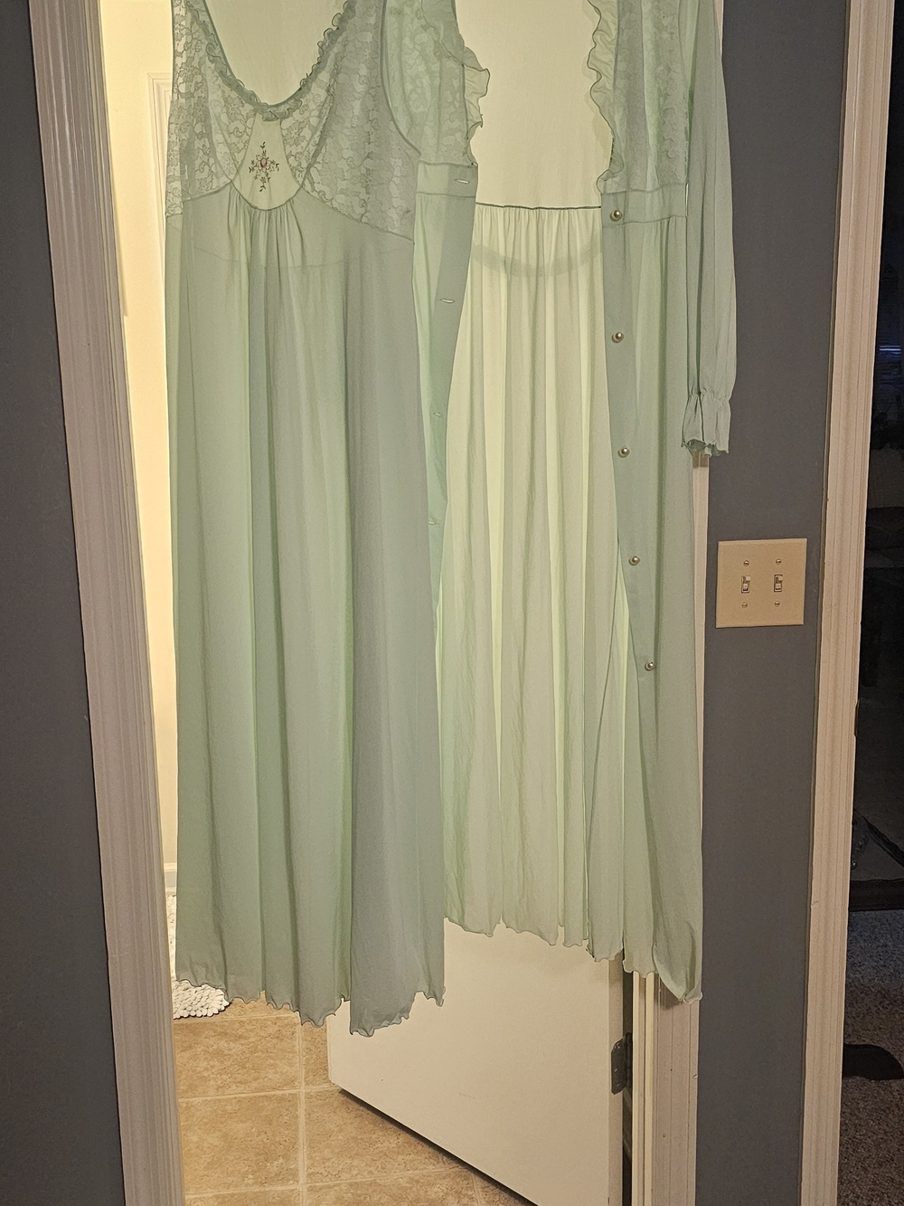 Vintage Mint Green Women's Nightgown and Pengnoir Set Sz Med